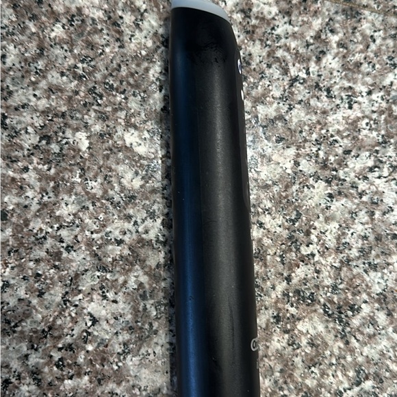 Oral-B iO Series 5 Black Handle with charger - Picture 2 of 4